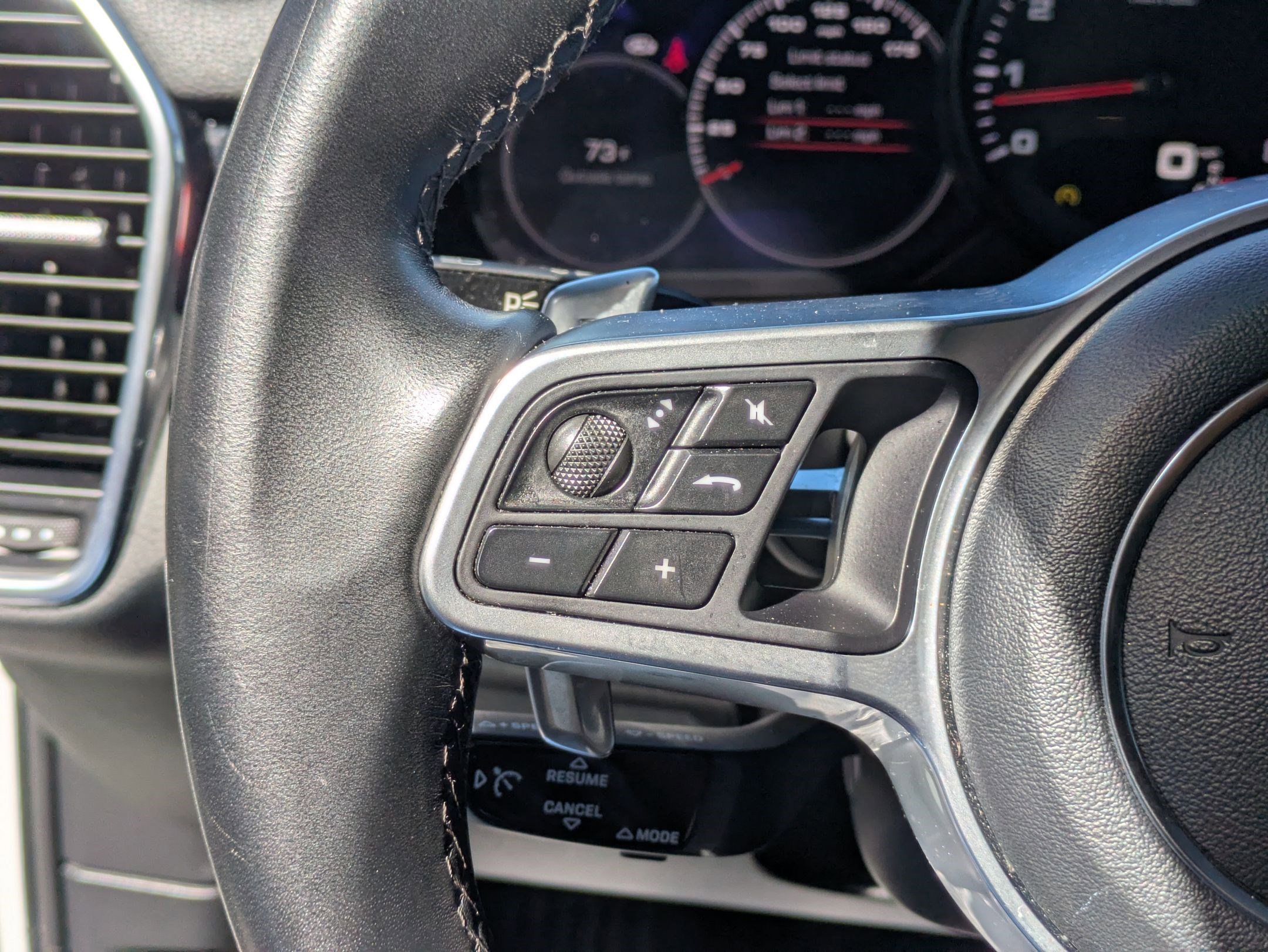 2020 Porsche Cayenne photo 17