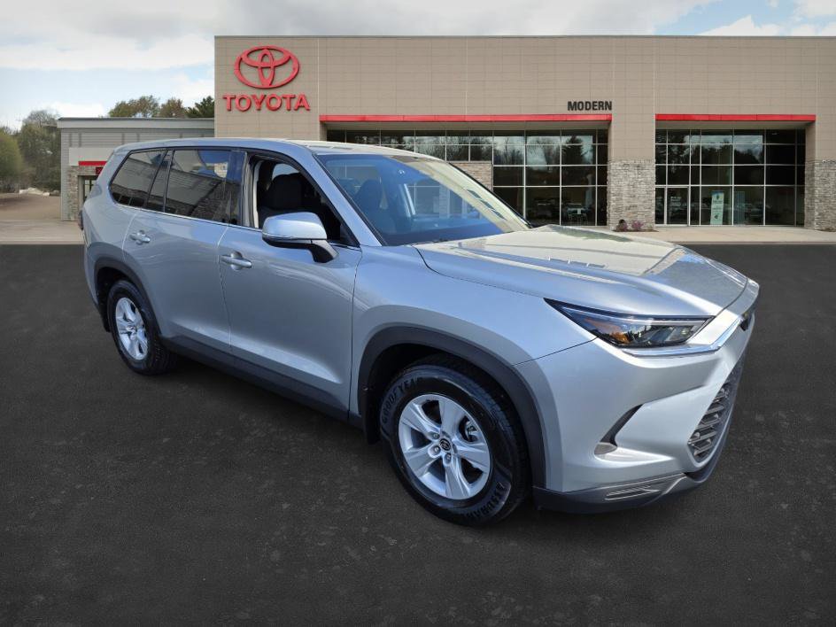 2025 Toyota Highlander Hybrid photo 3