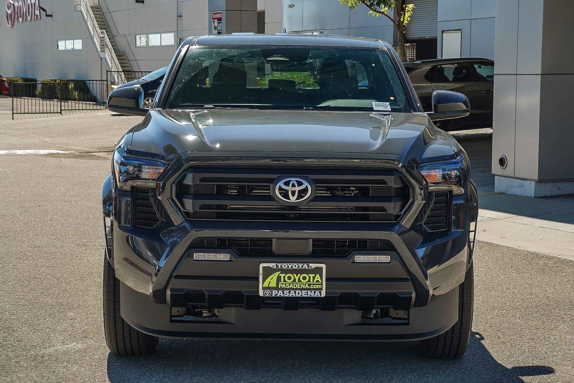 2025 Toyota Tacoma SR5 photo 2