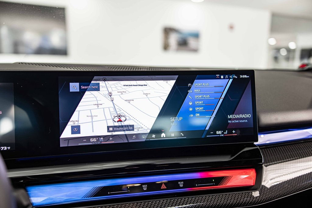 2025 BMW M5 - Image 27