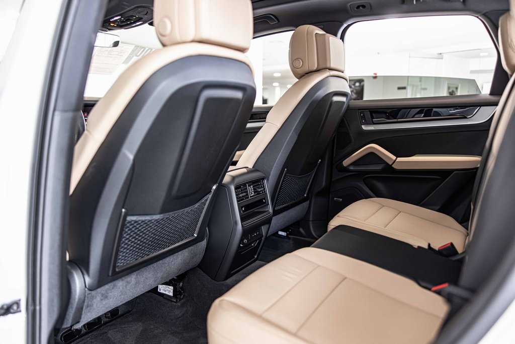 2025 PORSCHE CAYENNE - Image 30