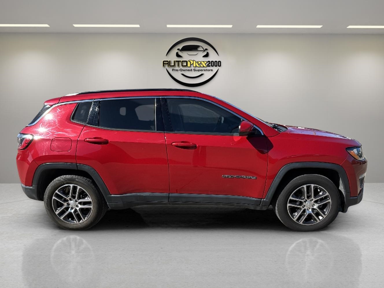 2019 Jeep Compass Latitude photo 3