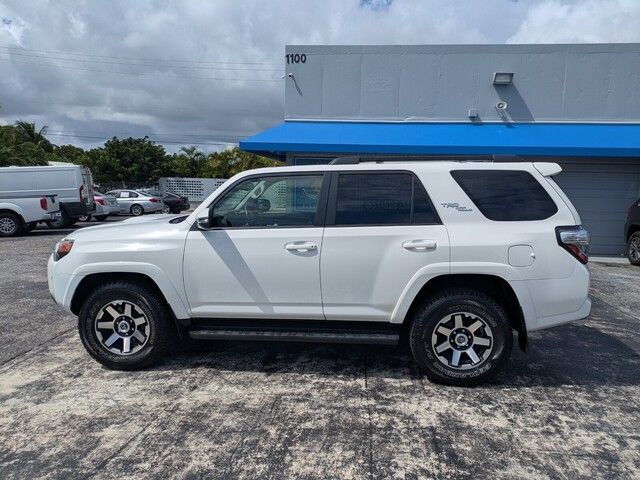 2020 Toyota 4Runner TRD Premium photo 2