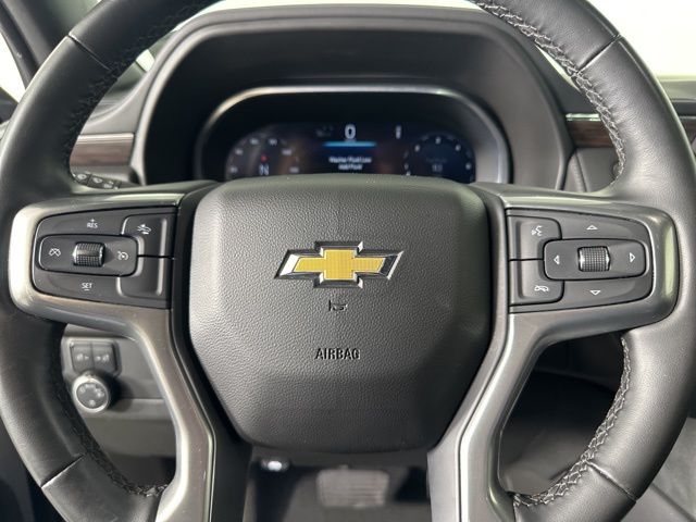 2023 Chevrolet Suburban LT photo 9