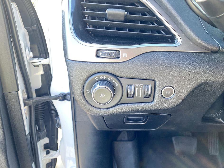 2019 Jeep Cherokee Limited photo 8