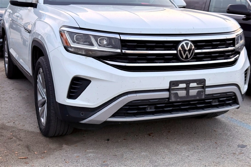 2020 Volkswagen Atlas Cross Sport SE Technology R-Line photo 2