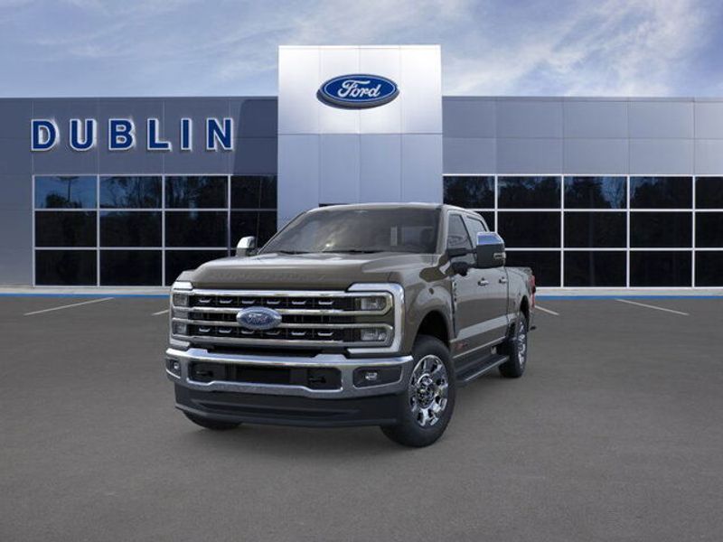 2026 Ford F-250 Lariat photo 2