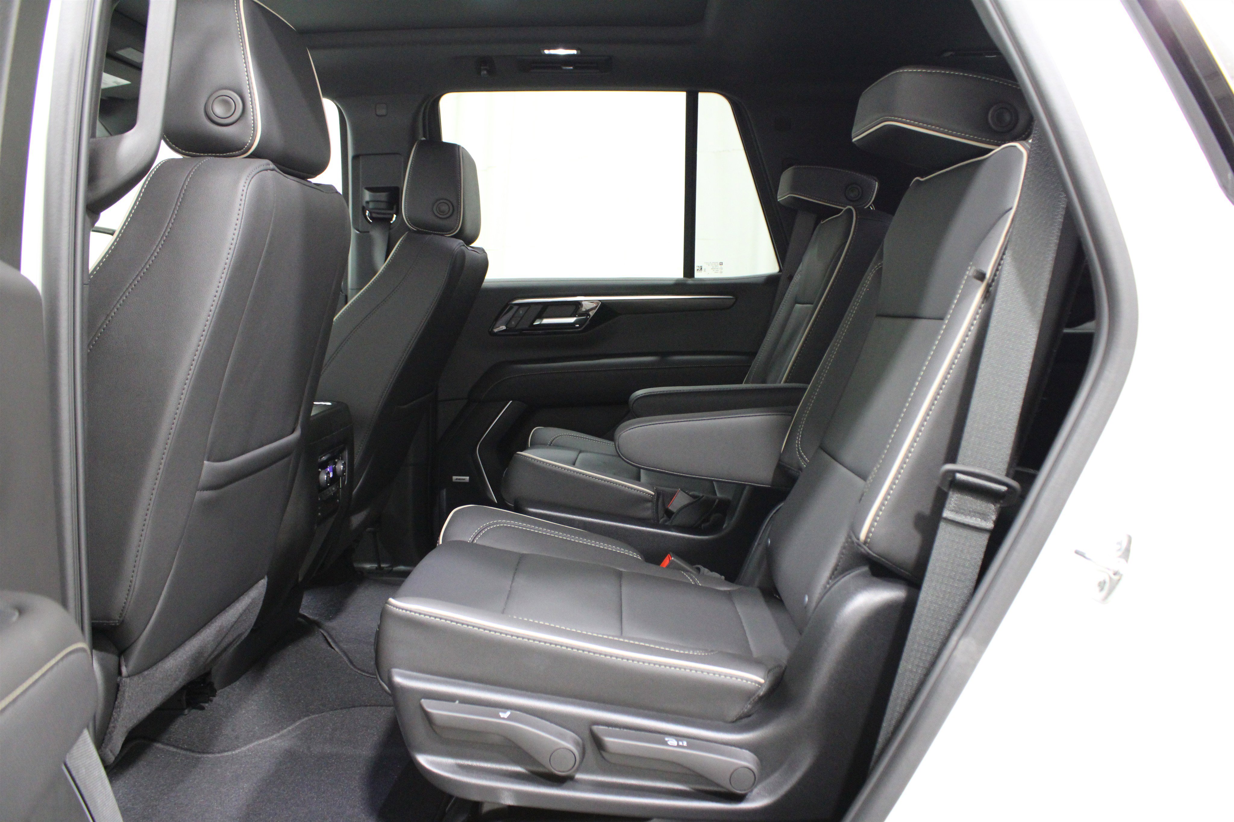 2025 Chevrolet Tahoe Premier photo 12