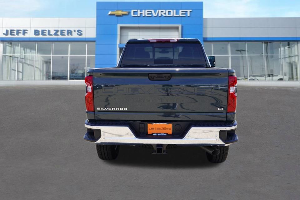 2025 Chevrolet Silverado 3500HD LT Z71 photo 4