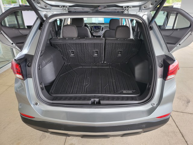 2023 Chevrolet Equinox LT photo 3