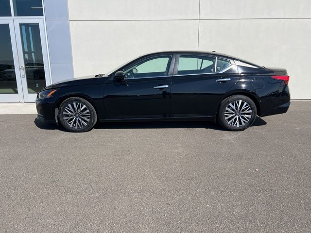 2024 Nissan Altima 2.5 SV photo 3