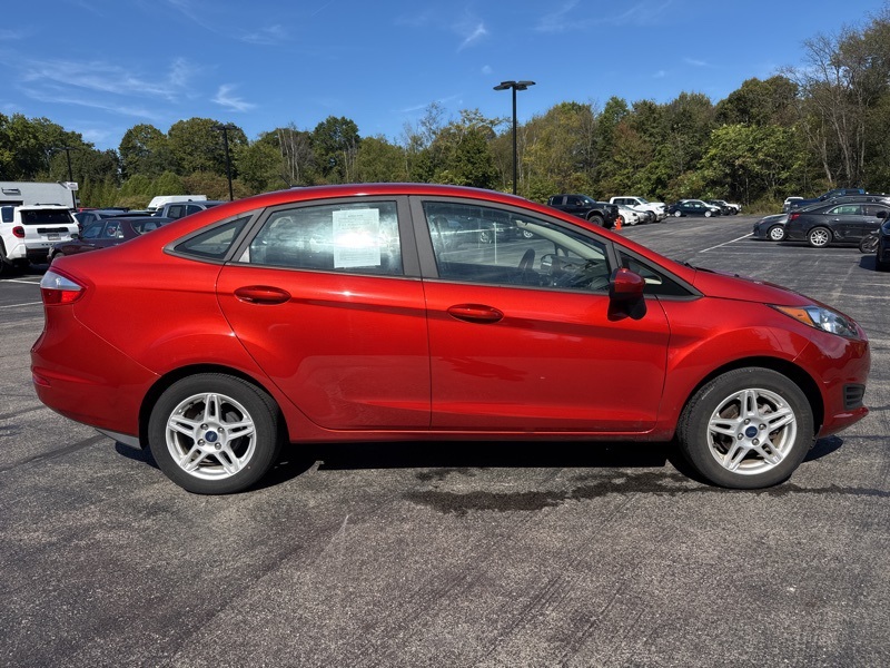 2019 Ford Fiesta SE photo 2