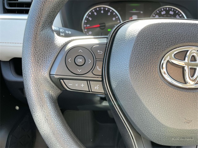 2022 Toyota RAV4 XLE photo 26