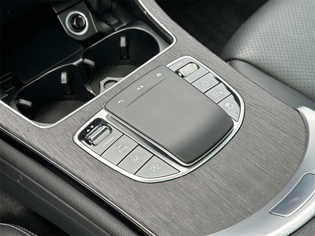 2021 Mercedes Benz GLC 300 photo 23
