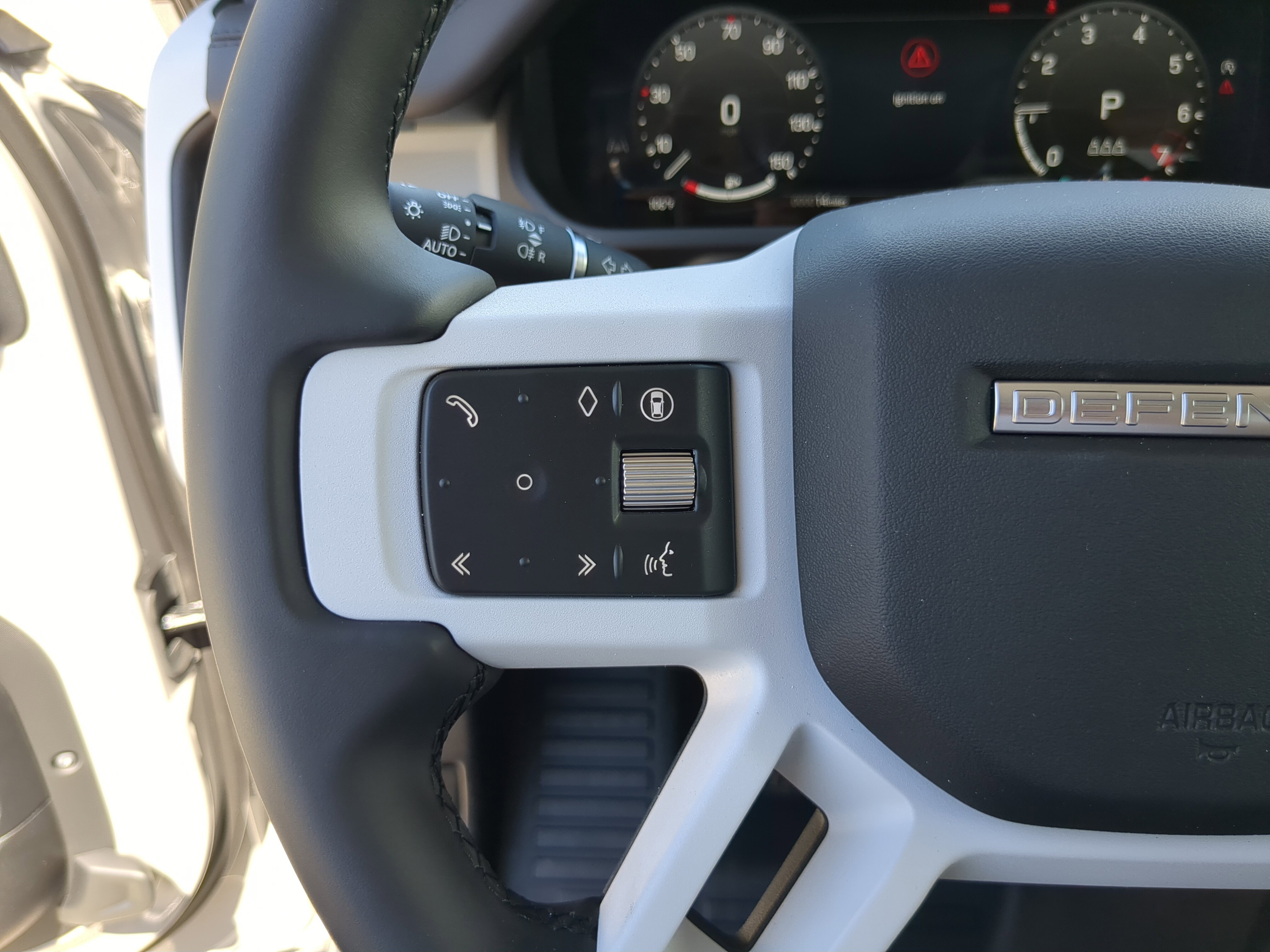 2026 Land Rover Defender 110 S photo 8