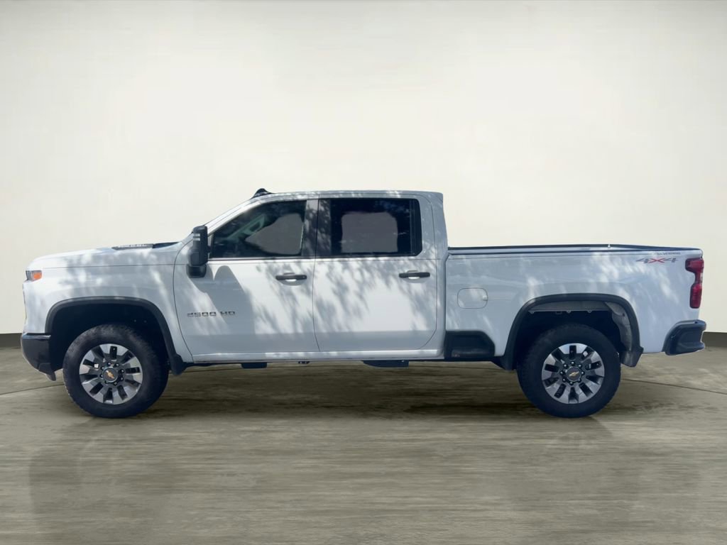 2025 Chevrolet Silverado 2500HD Custom photo 2