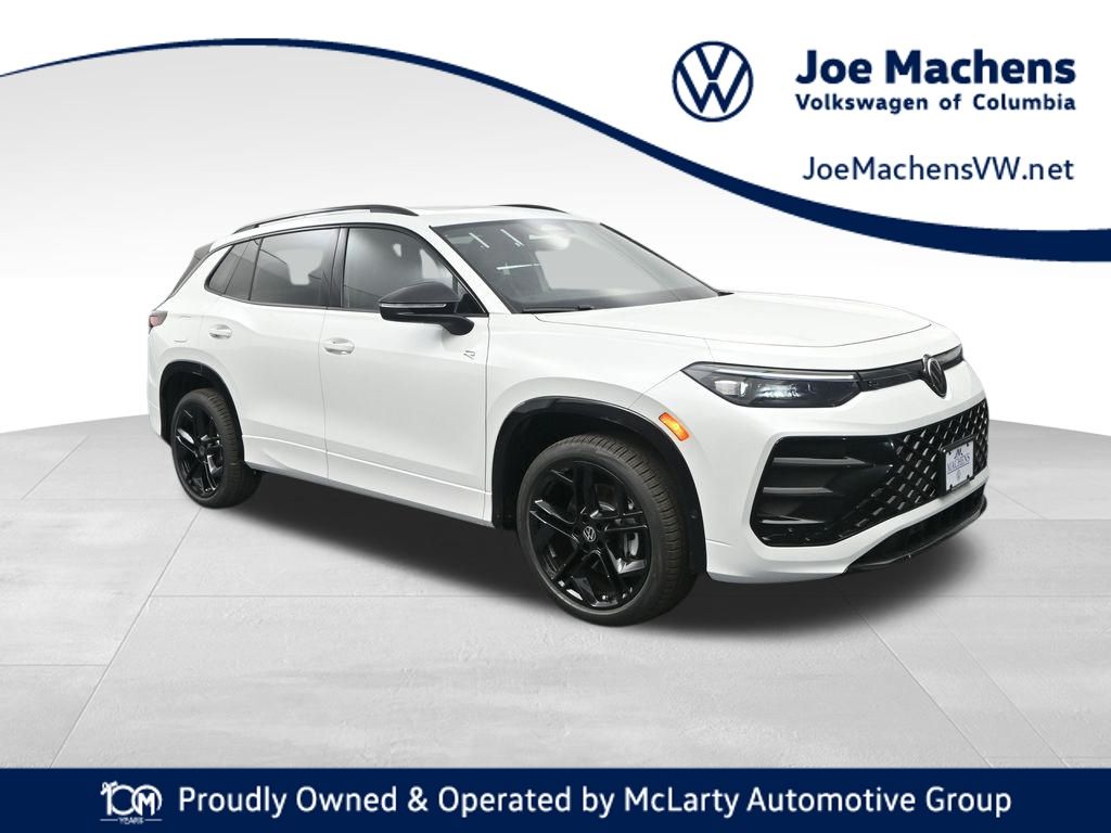 2026 Volkswagen Tiguan SE R-LINE BLACK's photo