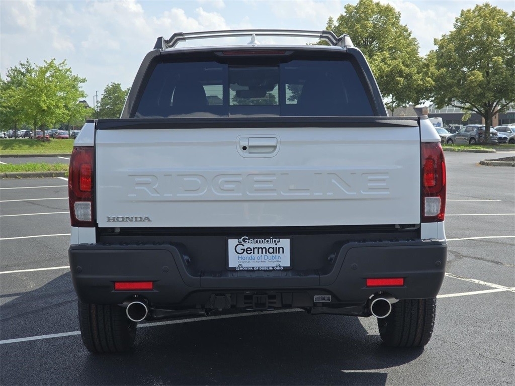 2025 Honda Ridgeline Black Edition photo 17