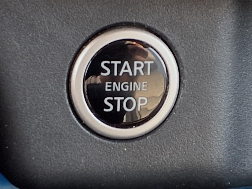 2022 Nissan Rogue SV photo 19