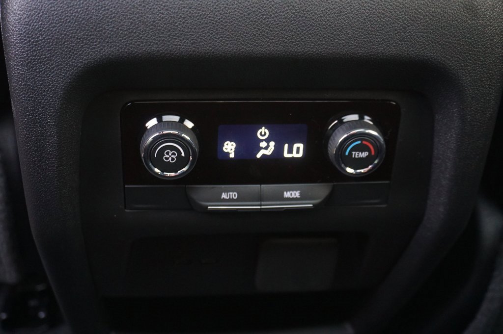 2026 Chevrolet Traverse Z71 photo 28