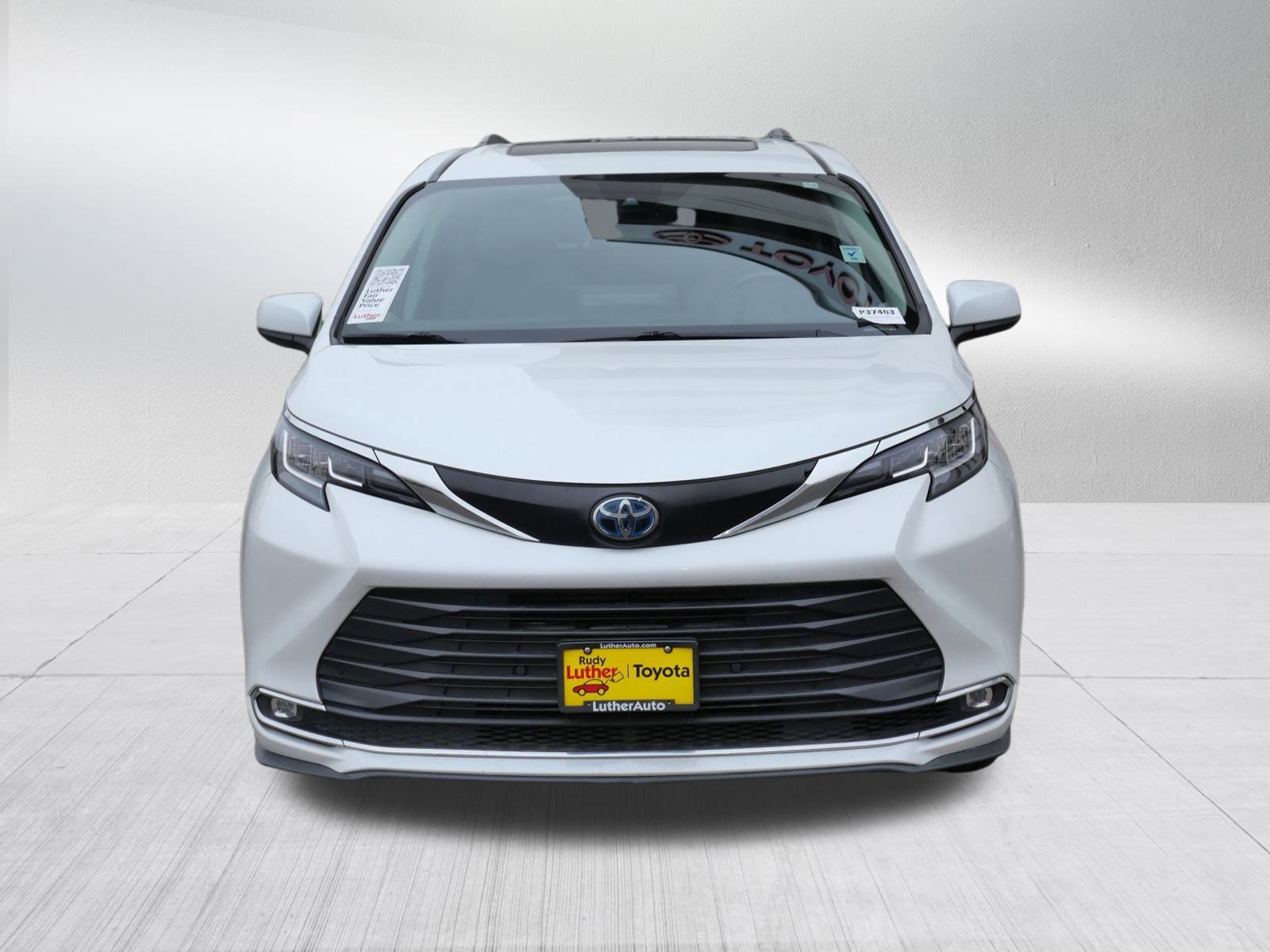 Certified 2023 Toyota Sienna XLE with VIN 5TDYRKEC6PS152542 for sale in Golden Valley, Minnesota