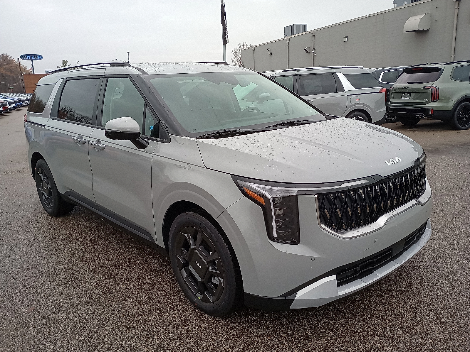 2026 Kia Carnival EX's photo