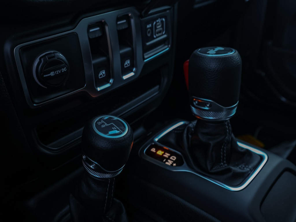 New 2026 Granite Crystal Metallic Clear-Coat Exterior Paint Jeep Sport image 27