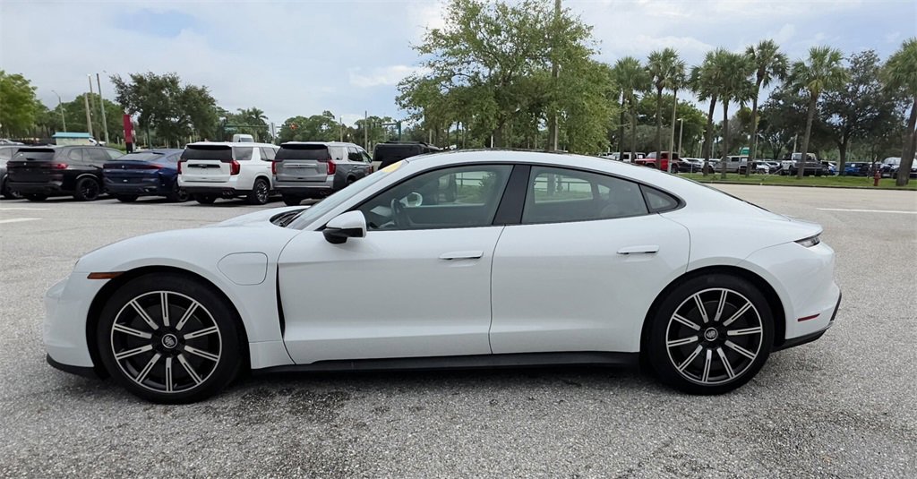 2021 Porsche Taycan Base photo 7