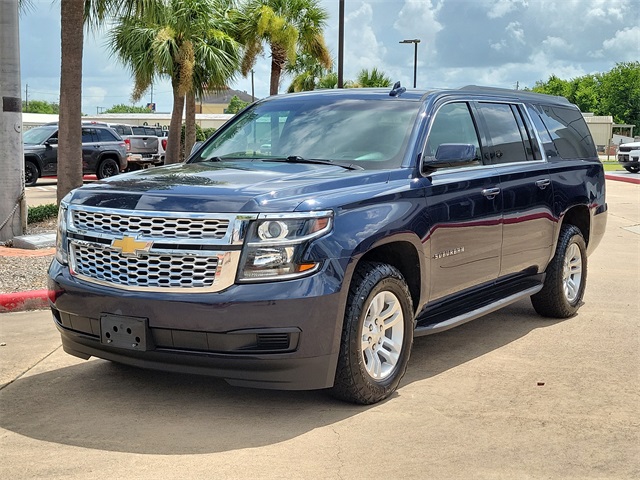 2019 Chevrolet Suburban LT photo 3