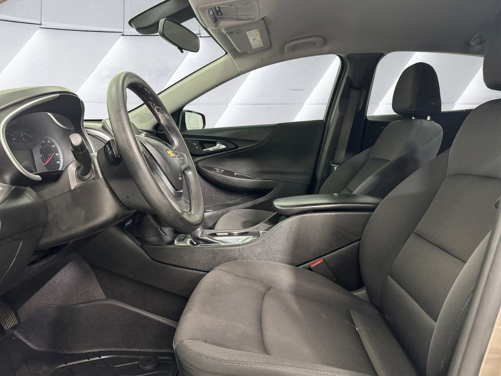 2022 Chevrolet Malibu photo 7