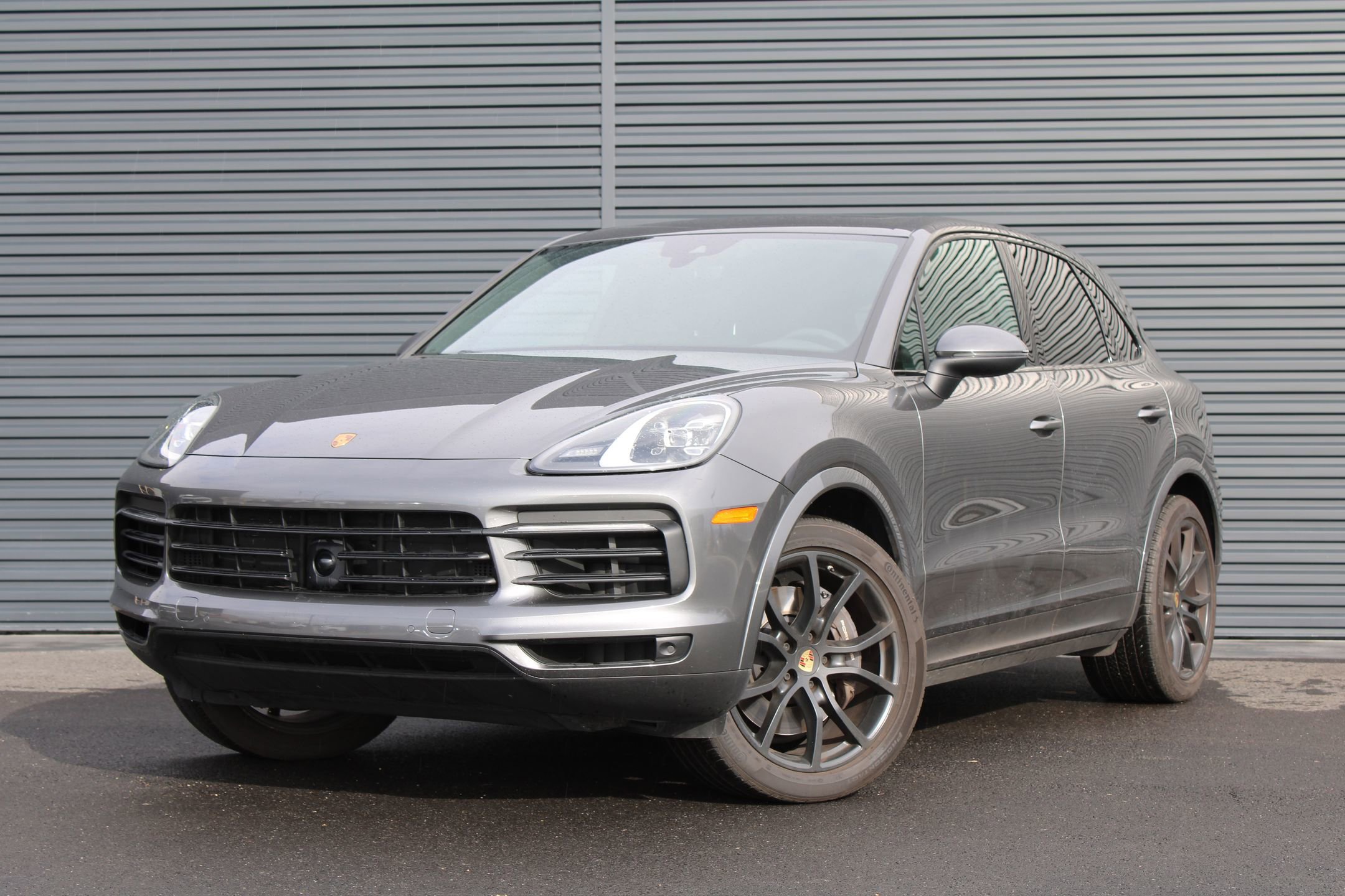 2022 Porsche Cayenne Base's photo