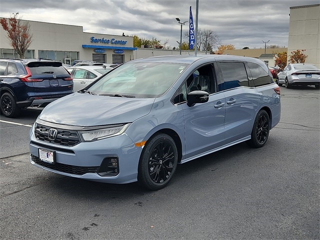 2026 Honda Odyssey photo 2