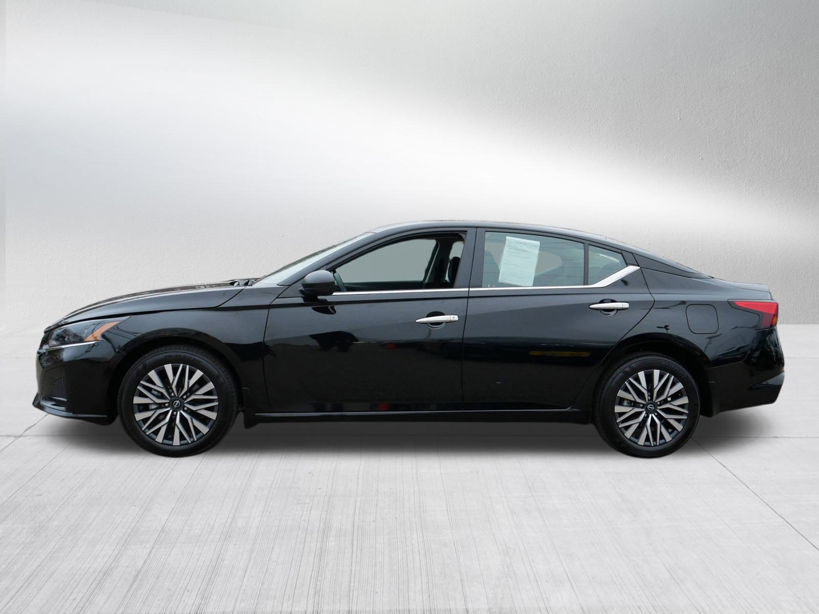 2024 Nissan Altima 2.5 SV photo 4