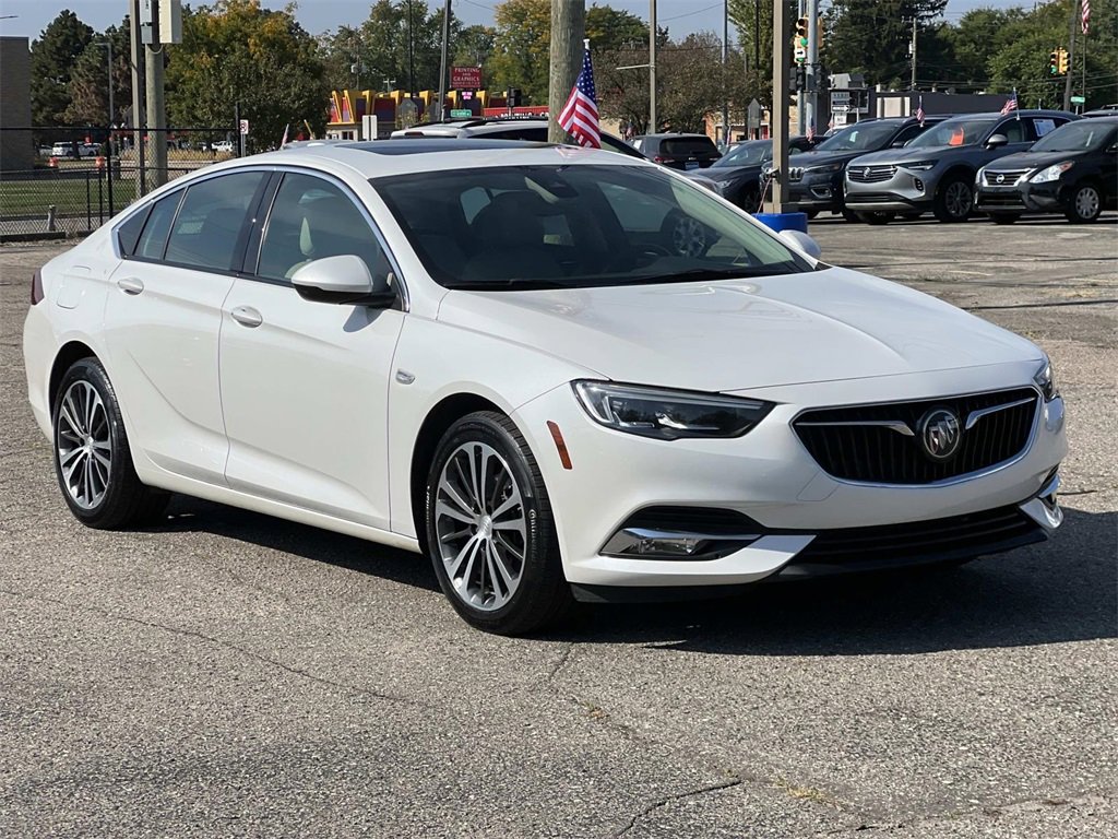 2018 Buick Regal Essence photo 7
