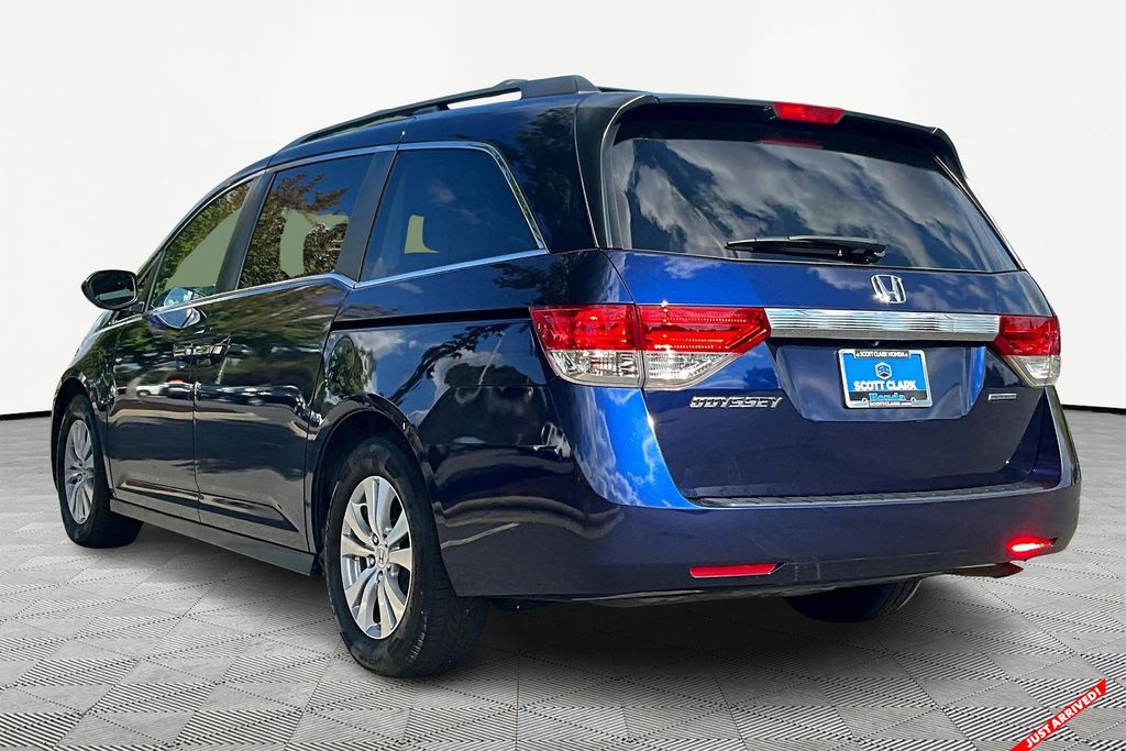 2016 Honda Odyssey SE photo 3