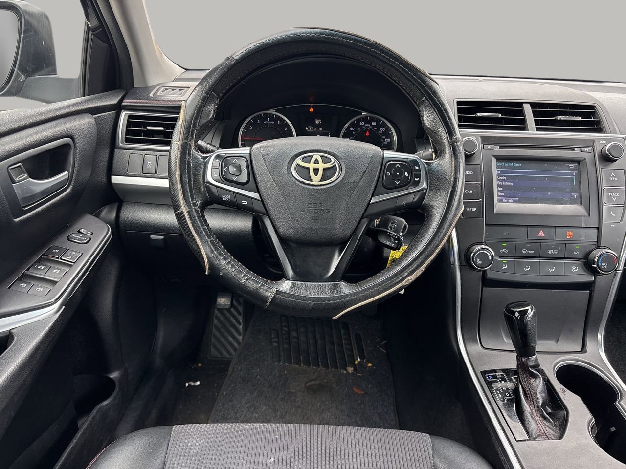 2017 Toyota Camry SE photo 8