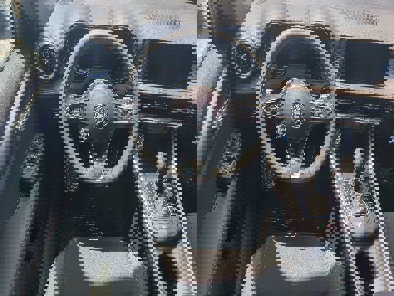 2025 Alfa Romeo Tonale BASE SPRINT photo 8