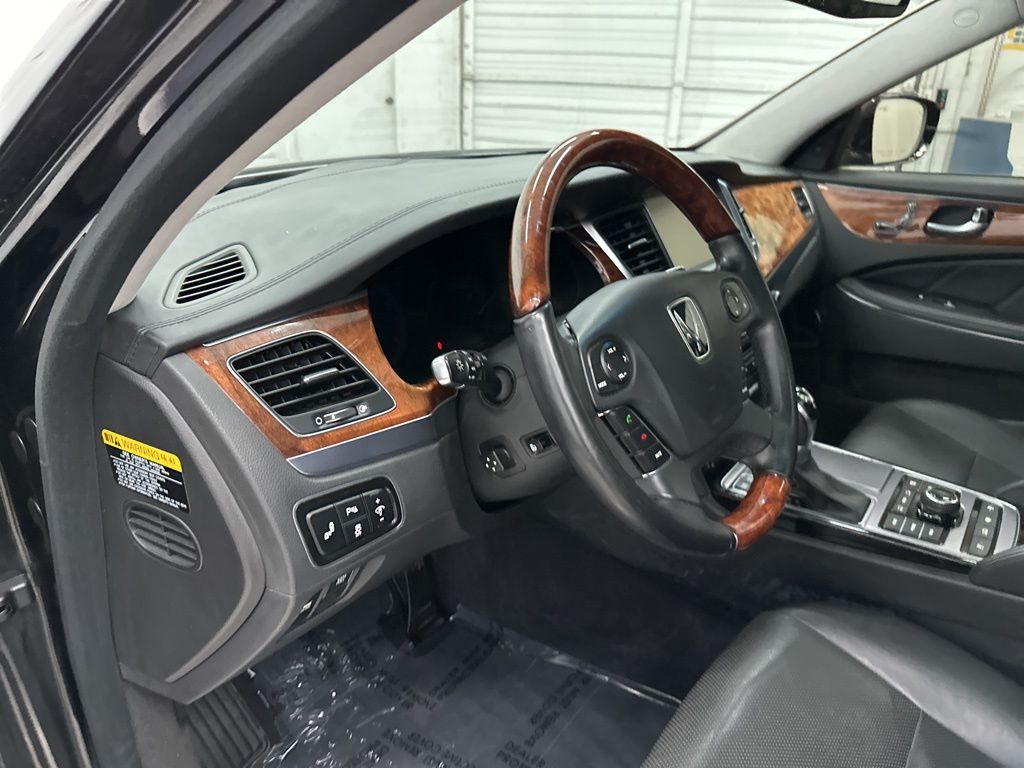2014 Hyundai Equus Signature photo 8