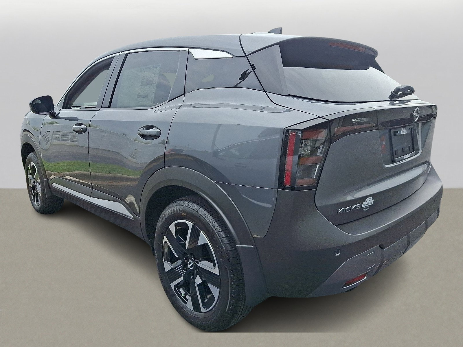 2025 Nissan Kicks SV photo 4