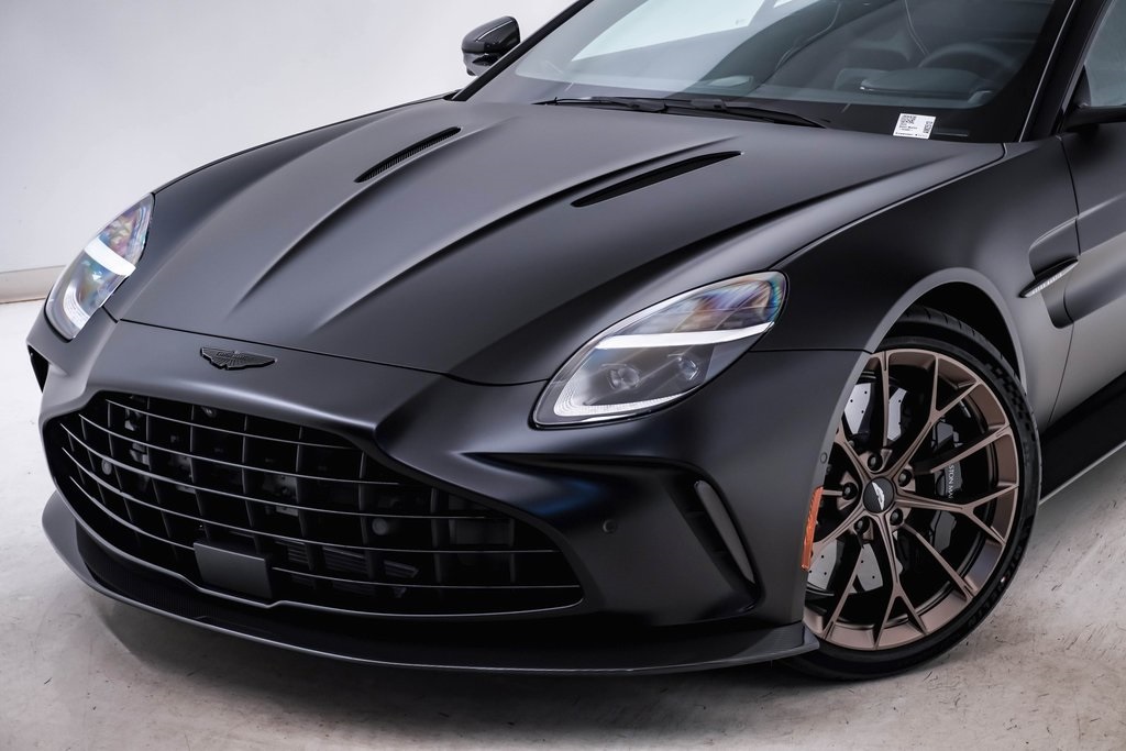 2025 Aston Martin Vantage photo 4