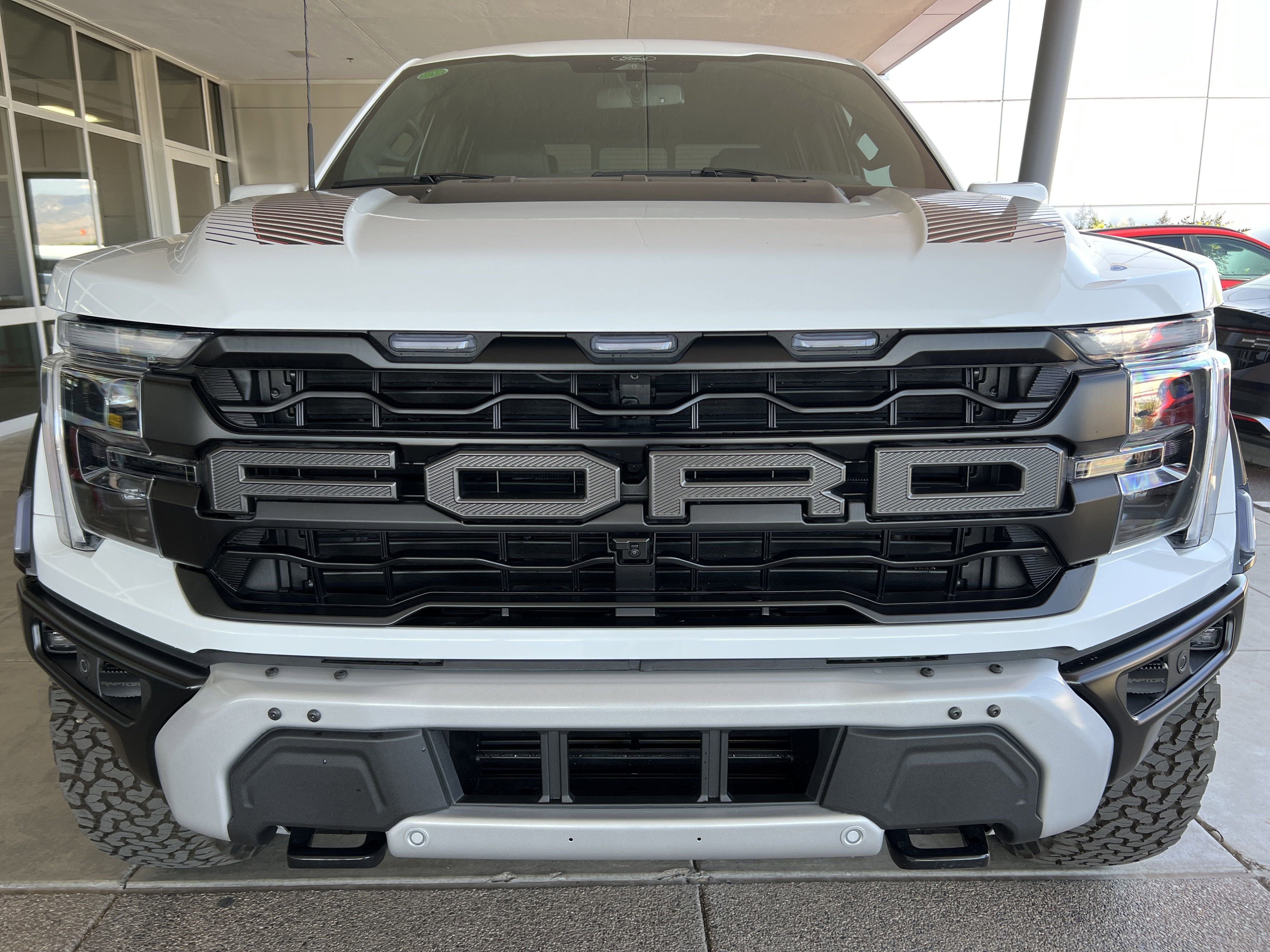 2025 Ford F-150 Raptor photo 2