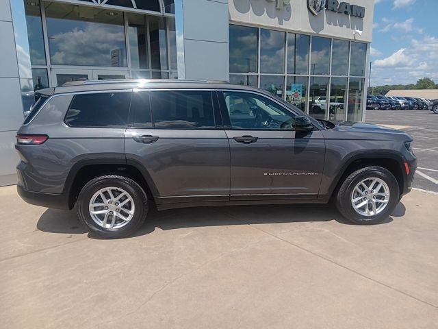 2023 Jeep Grand Cherokee Laredo photo 6