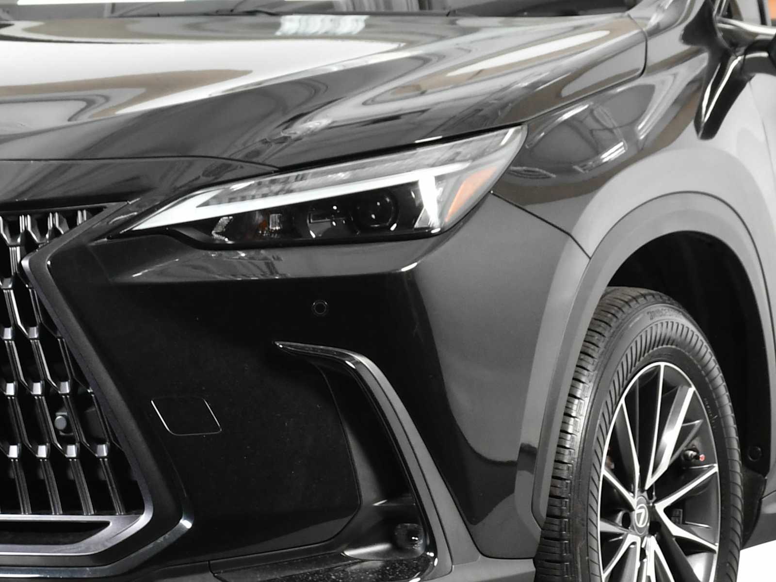 2022 Lexus NX 350 Premium AWD photo 2