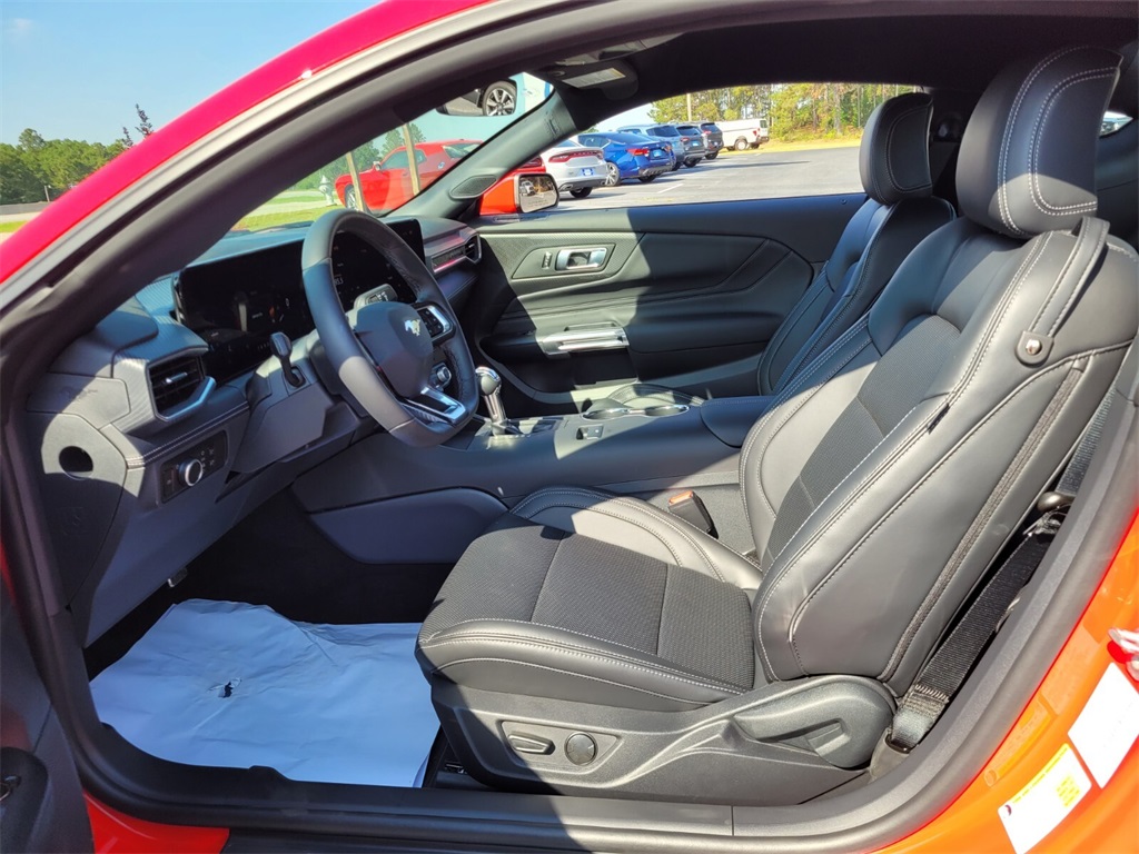 2025 Ford Mustang EcoBoost Premium photo 5