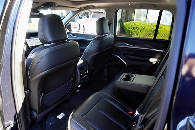 2023 Jeep Cherokee 4xe photo 21