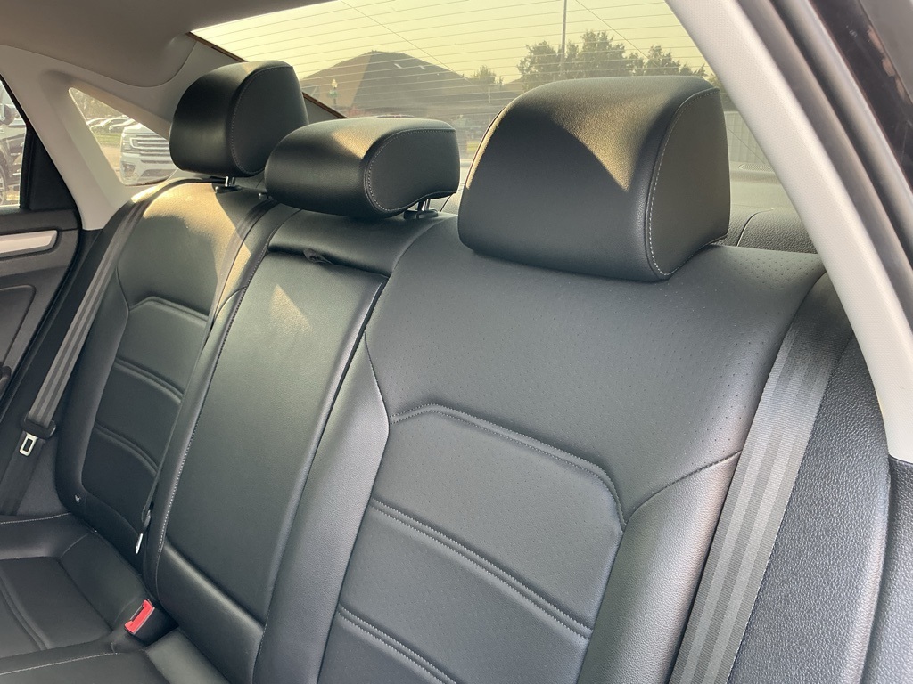 2021 Volkswagen Passat 2.0T SE photo 30