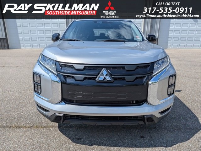 2025 Mitsubishi Outlander Sport LE photo 2