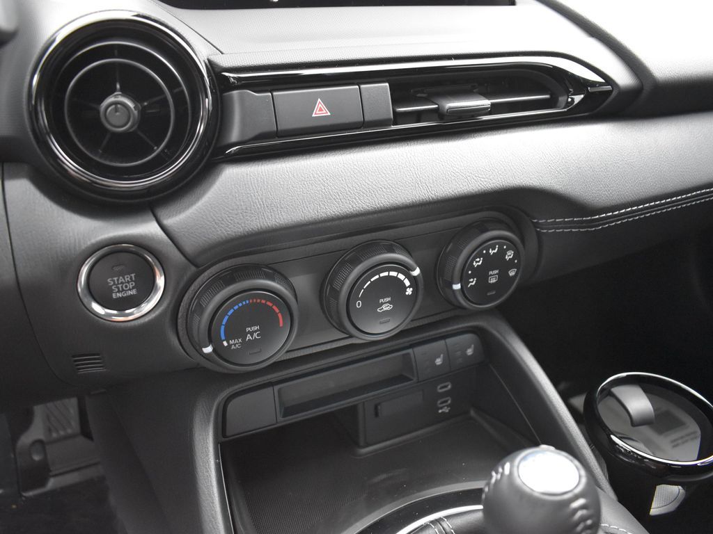 2025 Mazda MX-5 Miata Miata photo 15
