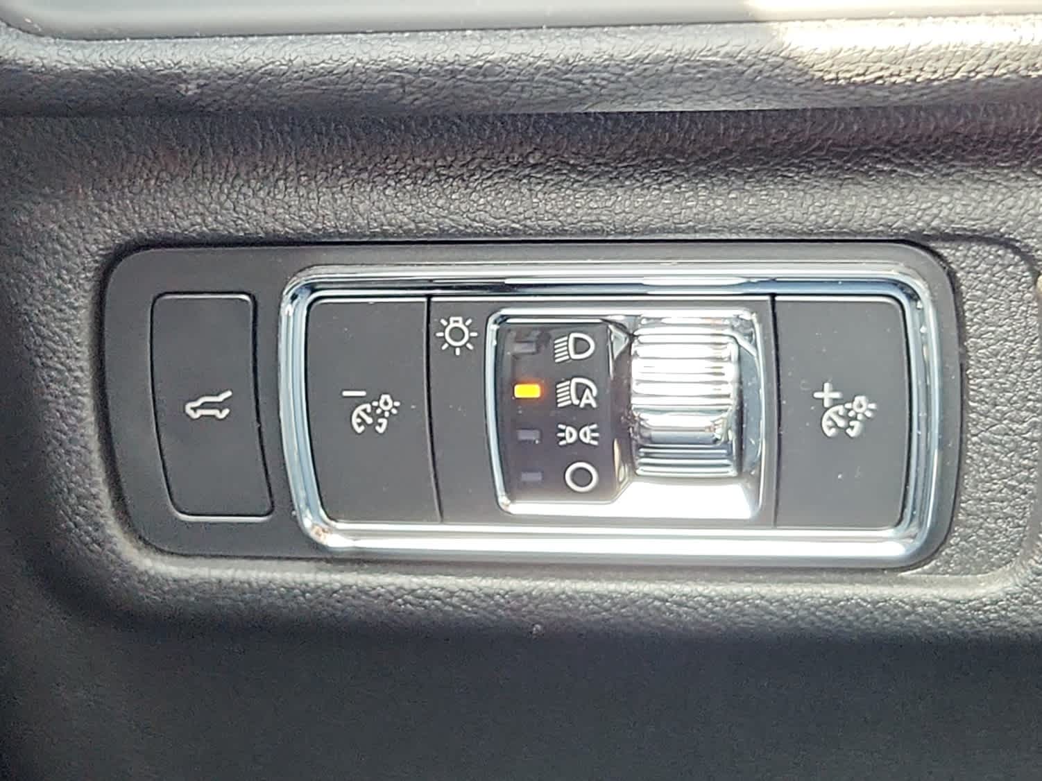 2021 Lincoln Corsair Standard photo 20