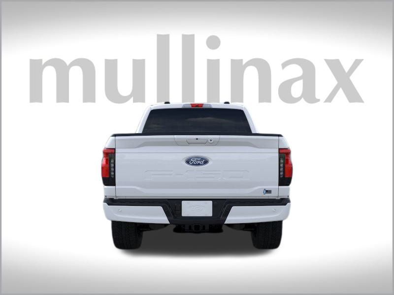 2025 Ford F-150 Lightning photo 2